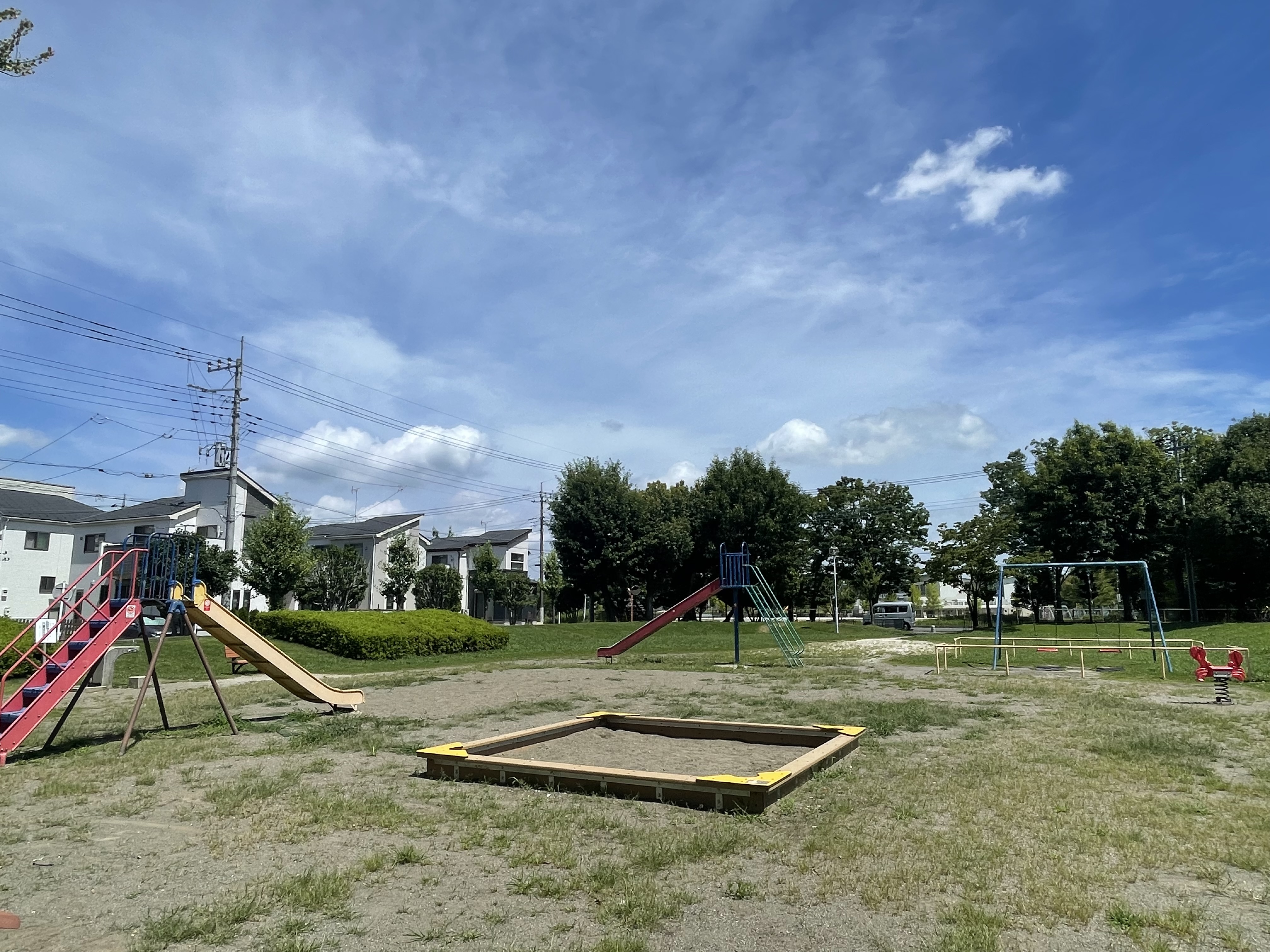 御茶山町児童公園の全体写真