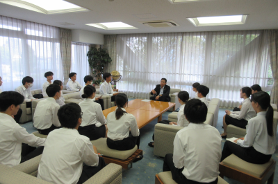 インターンシップ市長講話の画像です。