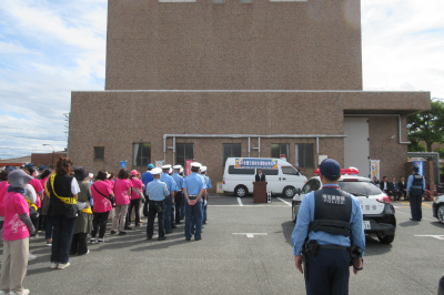  秋の全国交通安全運動出発式の画像です。