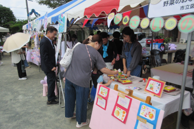 アートマルシェin高坂彫刻プロムナードの画像です。