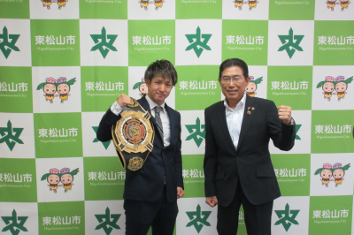 表敬訪問：細田選手の画像です。