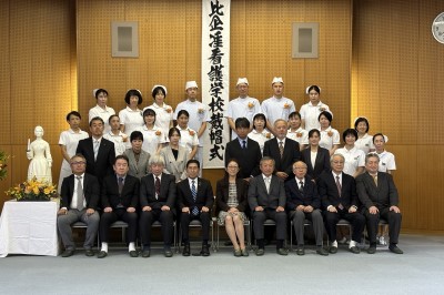  比企准看護学校第５９回生戴帽式の画像です。