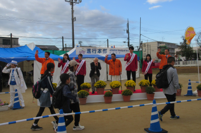 第48回日本スリーデーマーチ出発式(3日目)の画像です。