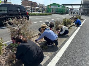 東松山駅東口花壇4