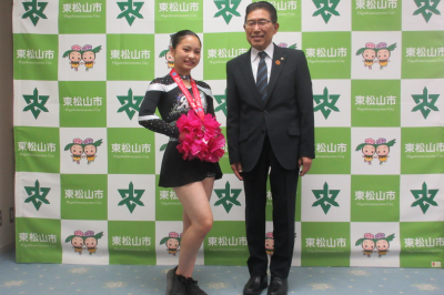 表敬訪問:松川選手の画像です。