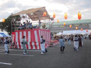 盆踊り大会風景