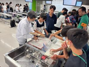 うどん作りの様子