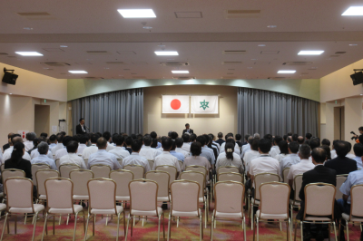 就任式の画像です。