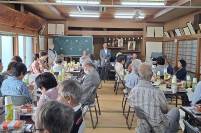  高四地区自治会敬老会の画像です。