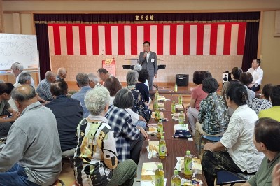 望月自治会　元気になる敬老会の画像です。