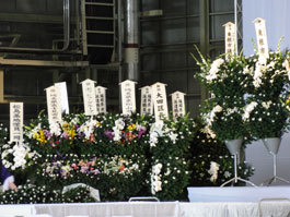 東松島市合同慰霊祭参加と慰霊祭の写真2