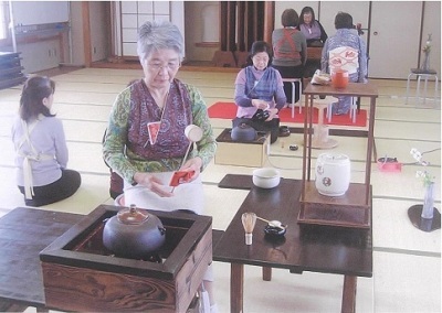 淡交茶道クラブの活動の様子