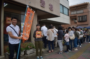 吉桂肉店さんの販売風景