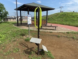 どんぐりやま公園の健康遊具の画像2