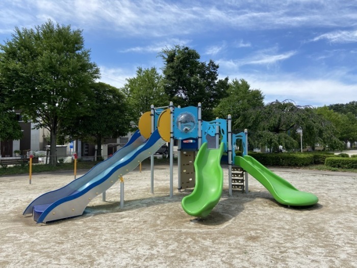 山崎町児童公園の複合遊具