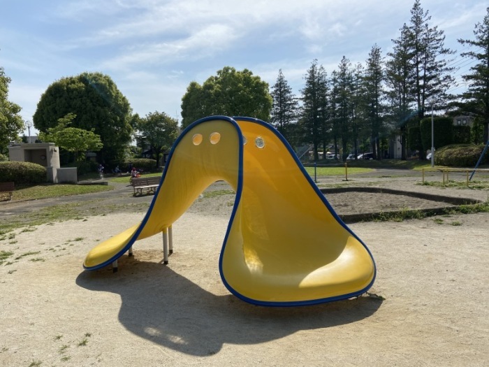 新宿町児童公園のすべり台