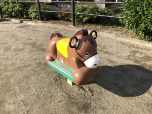 加美町公園のロッキング遊具