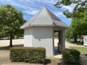 山崎町児童公園のトイレ