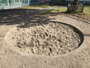 松美子供広場の砂場