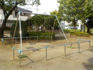 西久保公園のブランコの画像