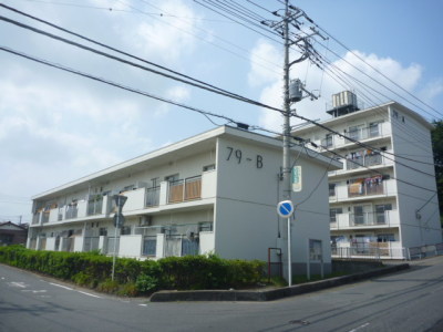 松本町の市営住宅の外観