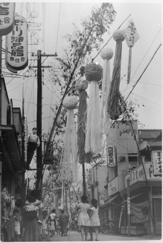1957年の材木町の七夕祭りの写真