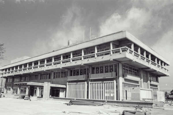 1970年の市庁舎完成の写真
