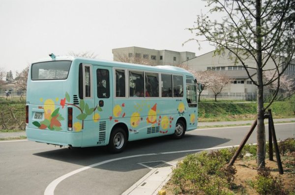 1998年の市内循環バス運行開始の様子