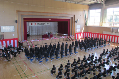 白山中学校入学式の画像です。