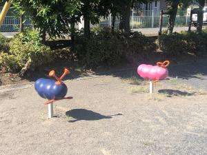五領町北児童公園のロッキング遊具