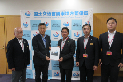 都幾川・市野川水系改修促進期成同盟会国要望の画像です。