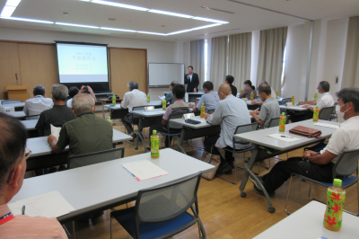 大岡地区市政報告会の画像です。
