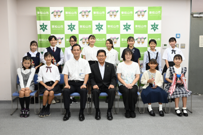 メロディーバトン表敬訪問の画像です。