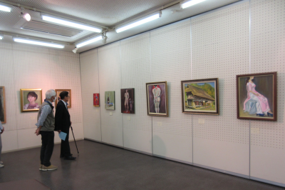 平成美術会展の画像です。