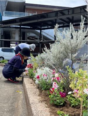第132回花壇作業の様子。