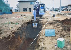 高坂下水道管工事掘削写真