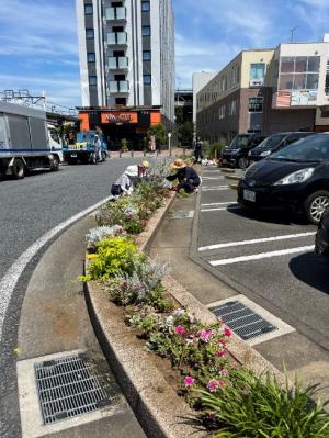 東松山駅東口花壇