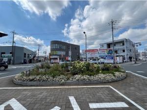 東松山駅西口花壇