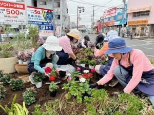 東松山駅西口花壇