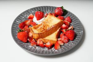 いちごたっぷりフレンチトースト写真