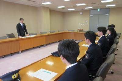  比企広域消防本部　新規採用職員講話の画像です。