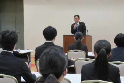 令和7年度新規採用職員研修 市長講話の画像です。