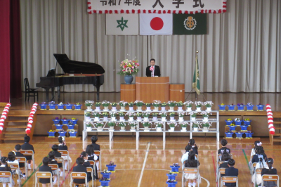  唐子小学校入学式の画像です。