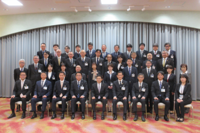 市職員退職辞令交付式の画像です。