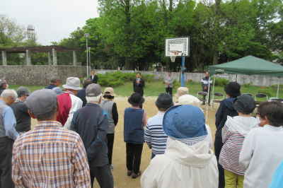  近隣公園多目的広場ｸﾞﾗｳﾝﾄﾞｺﾞﾙﾌ交流会・記念式典の画像です。
