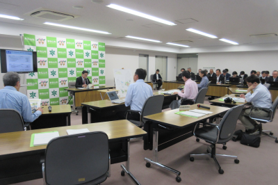 定例記者会見の画像です。